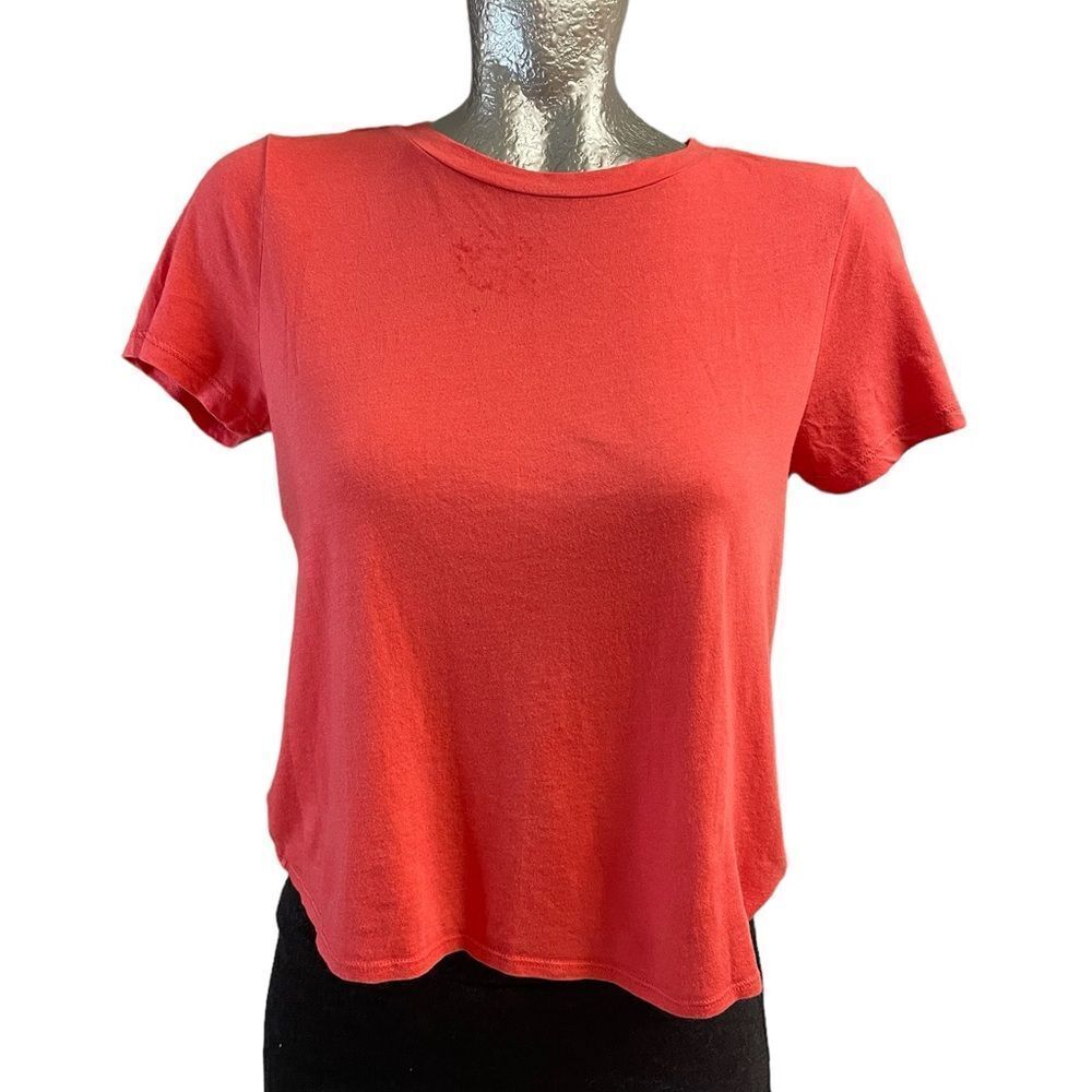Aerie short sleeve coral color crop t shirt, back has slit and tie, size M